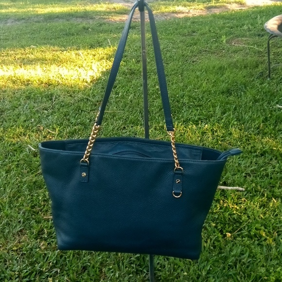 Michael Kors Handbags - 👜EUC Navy MK tote👜